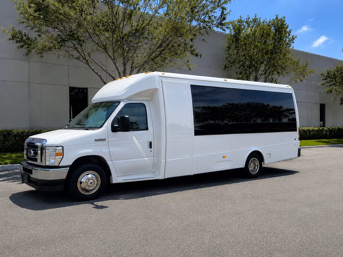 bus rentals for grand valley state lakers games and local college athletics