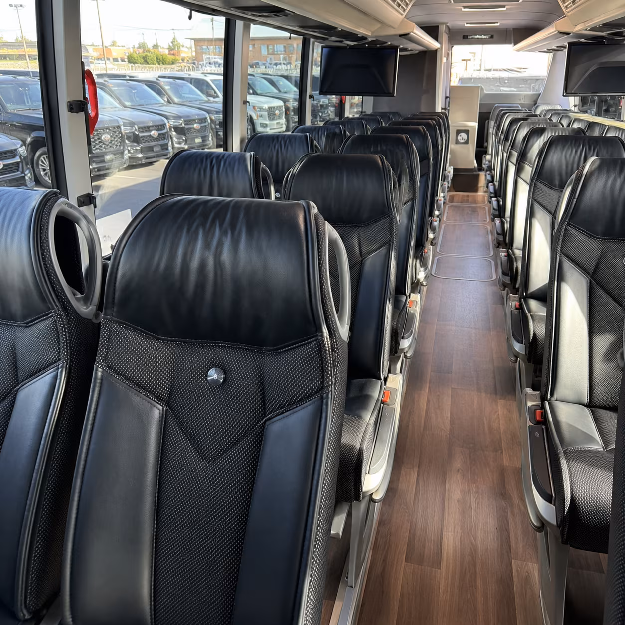 kalamazoo charter bus