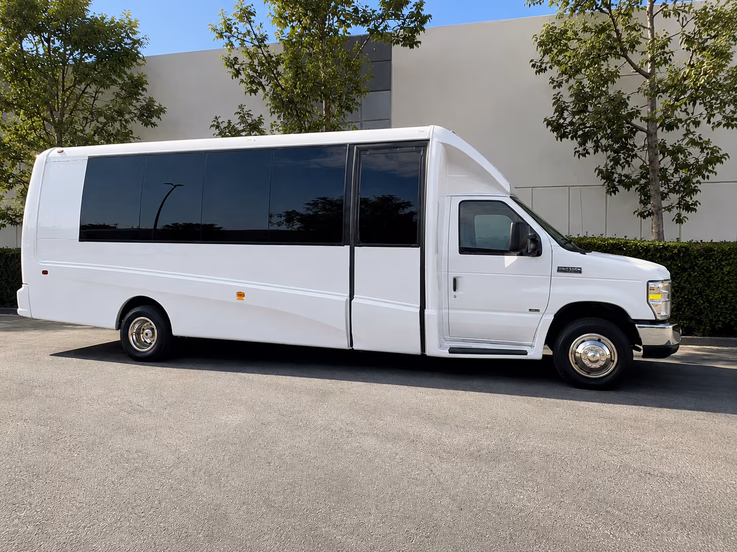shuttle buses between wyoming hotels and your wedding venue