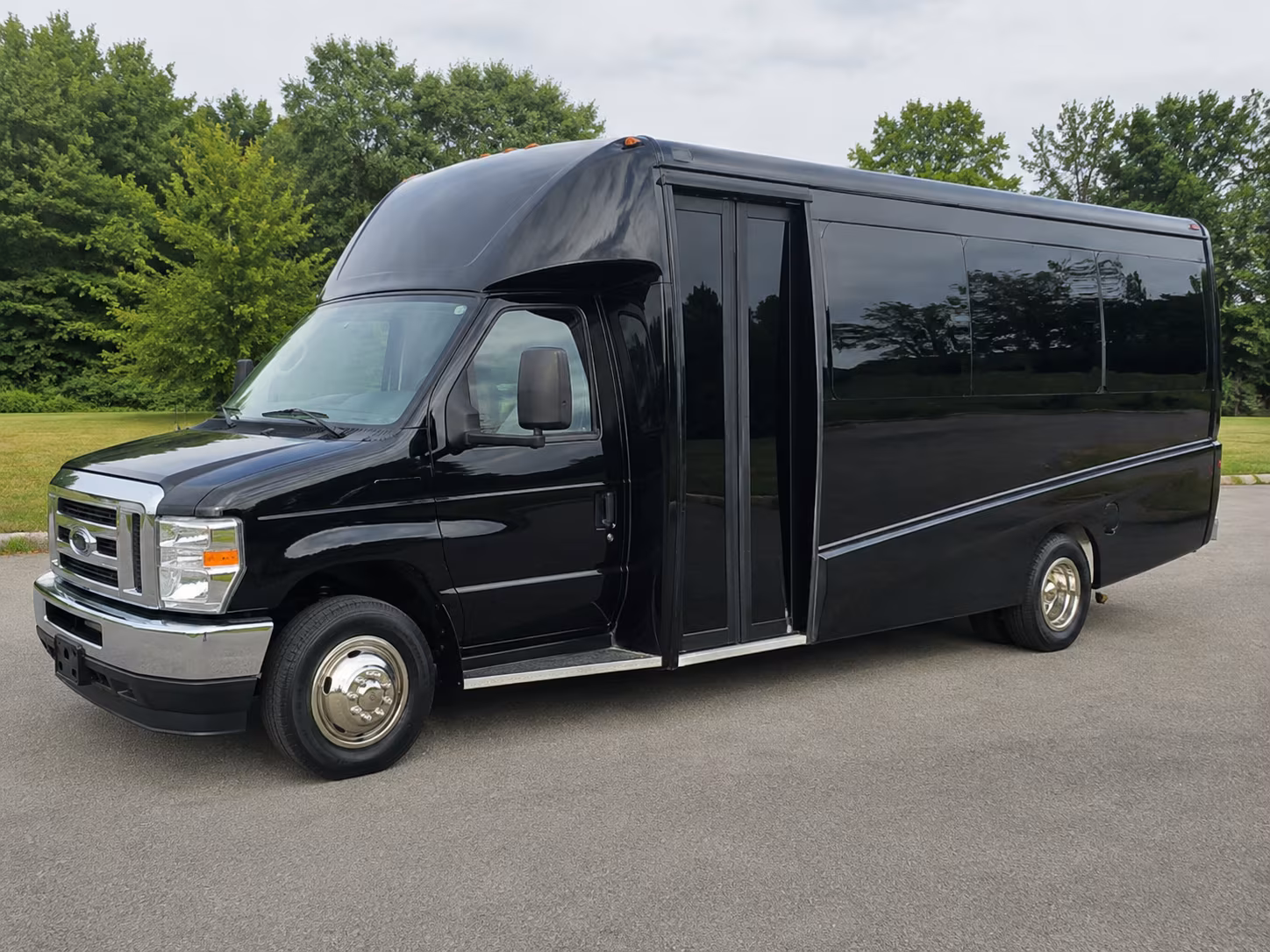 sterling heights group airport transfers in sterling heights