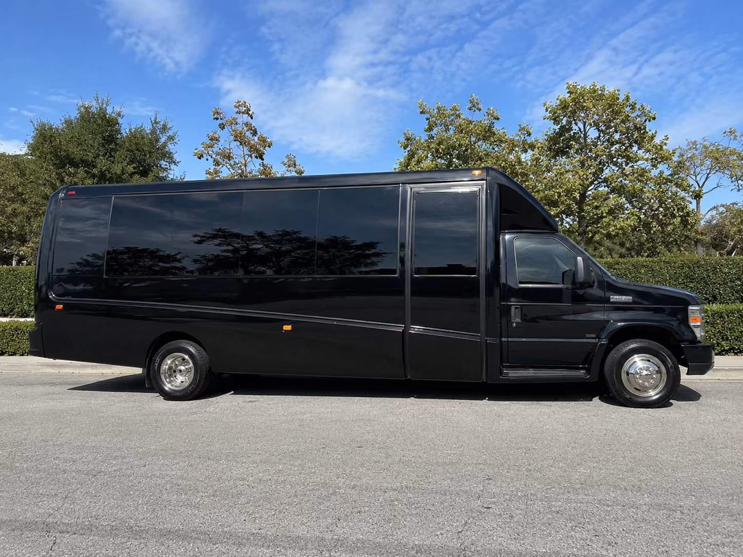 wedding party buses and shuttle buses for wyoming michigan celebrations